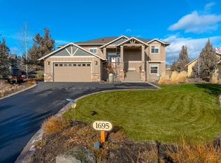 1695 Murrelet Dr, Redmond, OR 97756