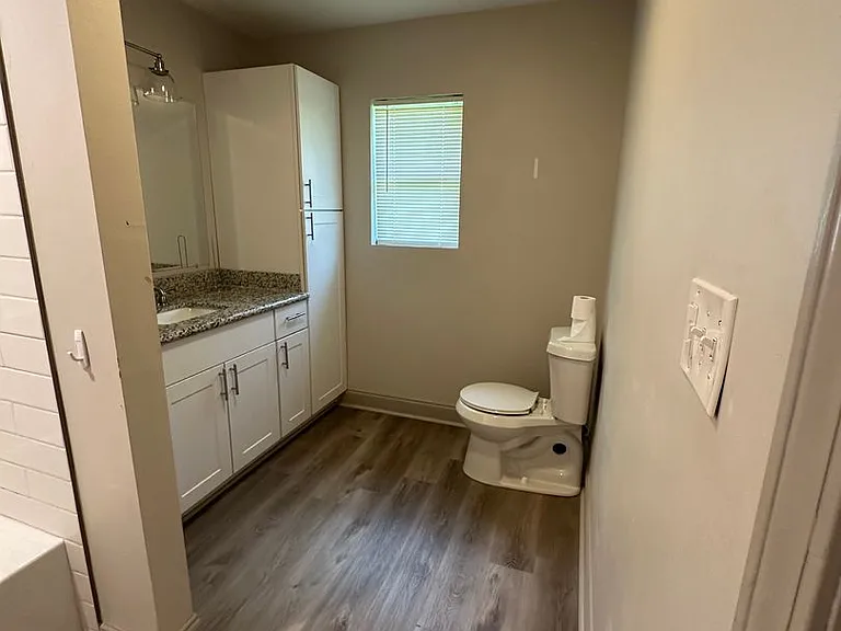 1406 Memory Ln — Photo 22