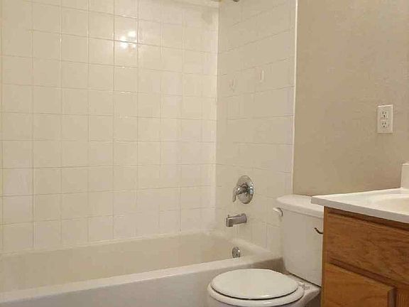 3rd image of 976 Robert St S APT 305