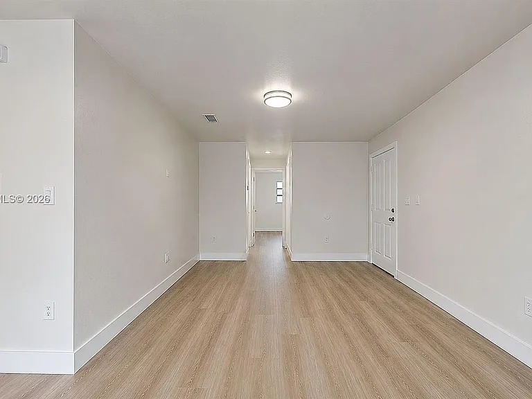 1670 W 42nd St #1672 — Photo 6