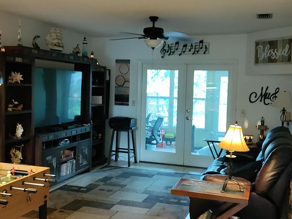 4th image of 1014 De Soto Dr