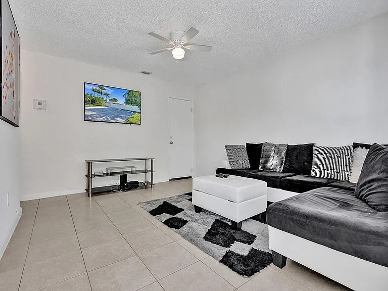 4422 Seagrape Dr #1 — Photo 12