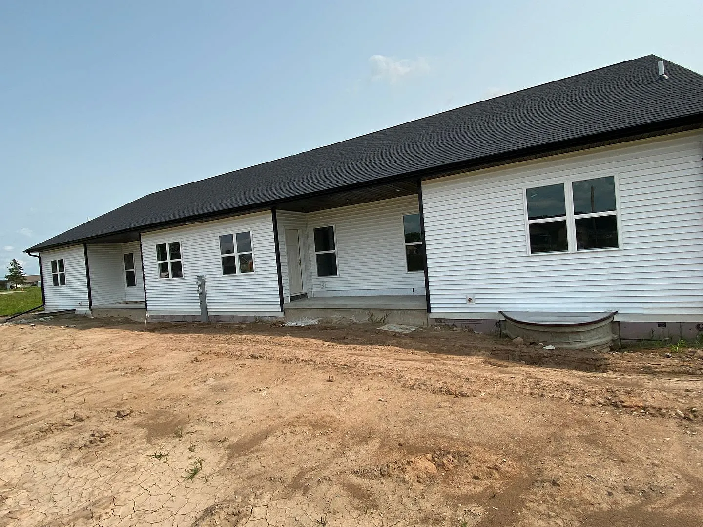 3 bedroom 2 bath newly built duplex for rent available now — Photo 2