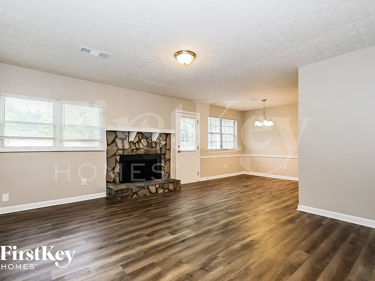 8531 Kendrick Rd — Photo 3