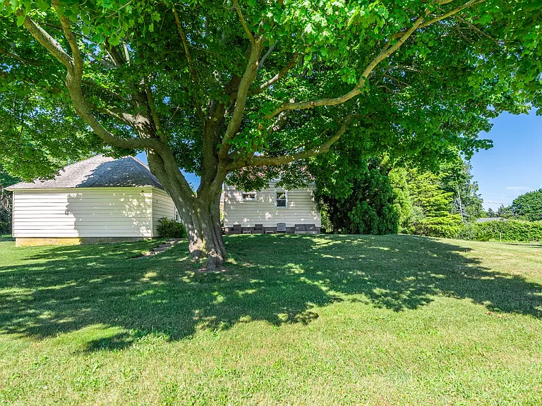 2380 S Harbor Rd — Photo 16