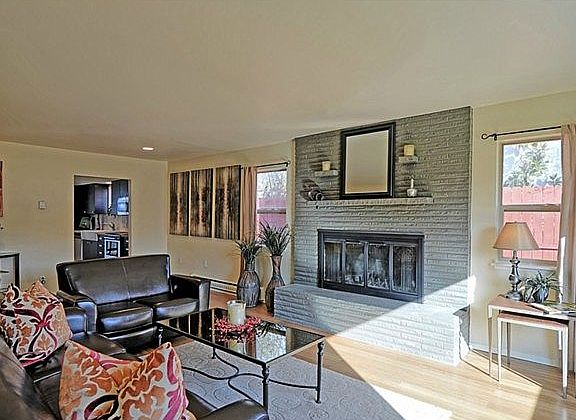3rd image of 12033 Phinney Ave N