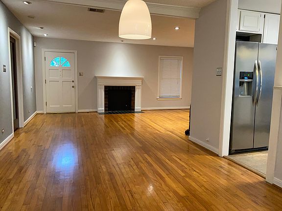3rd image of 1906 Lakeland Dr