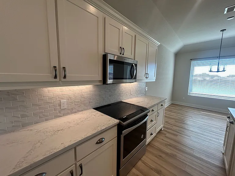 1713 Fabian Dr — Photo 21