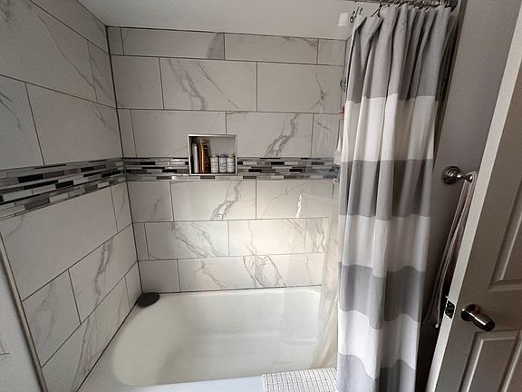 5th image of 5132 S Leclaire Ave #2