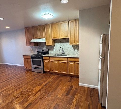 4th image of 3312 Balboa St