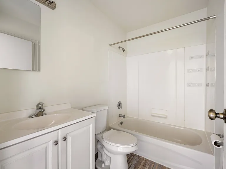 28 Hopewell Ln #B — Photo 12