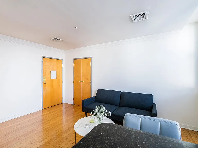 1939 Chestnut St #3B — Photo 7