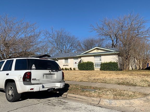 2nd image of 925 Shorehaven Dr