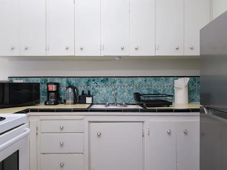 1540 Haro St #101 — Photo 11