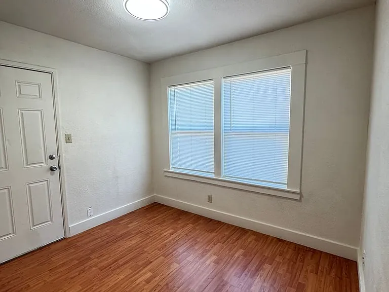 1315 E St — Photo 3