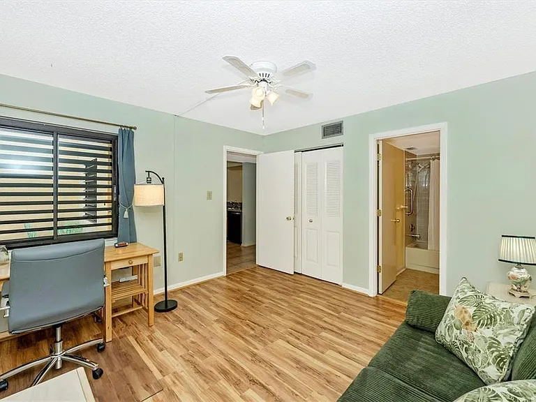 5219 Lake Village Dr #21 — Photo 6