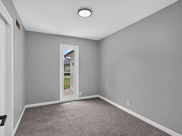 2111 Timber Creek Dr — Photo 19