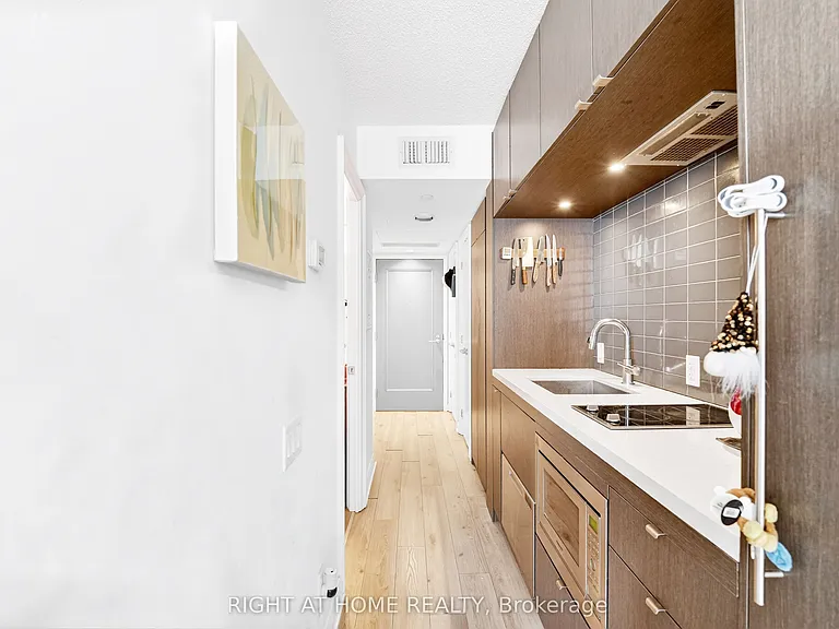 155 Yorkville Ave #2512 — Photo 17