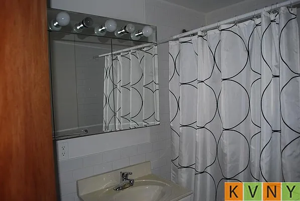 Rented by KVNY Soho | media 36