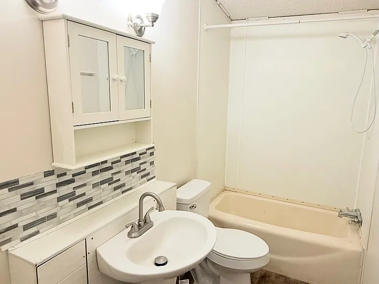 2081 Oakshire Rd #15 — Photo 11