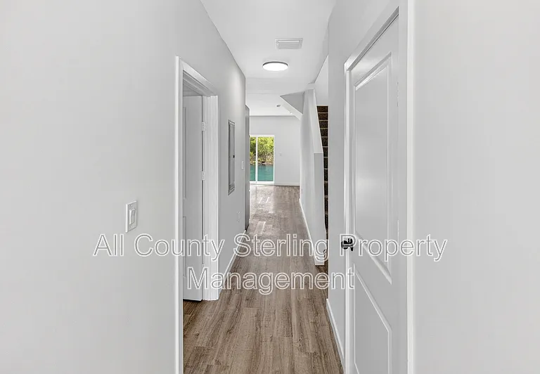 1611 NW 29th Rd #3 — Photo 5