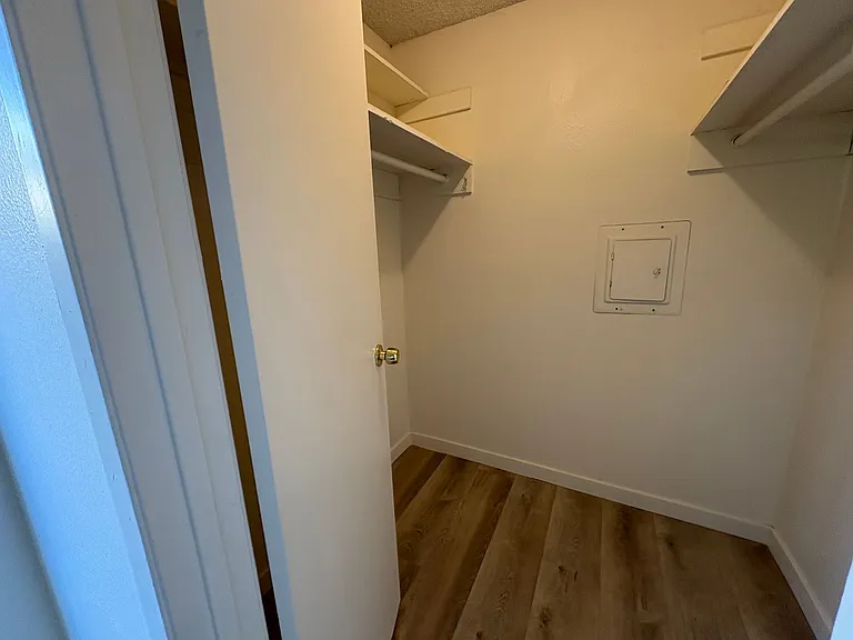 3404 Helix St — Photo 10