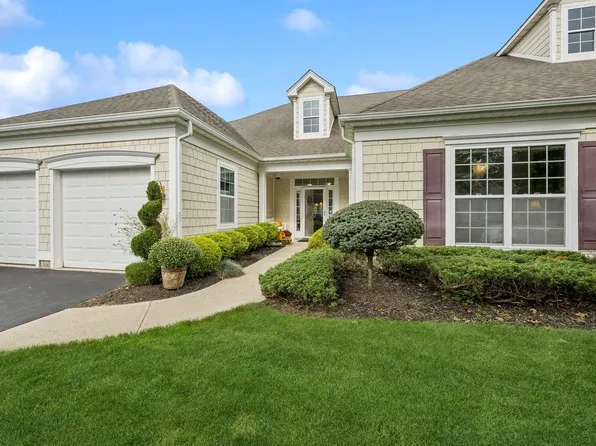 75 Samantha Cir, Westhampton, NY 11977