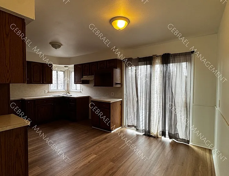6062 Detroit St — Photo 6