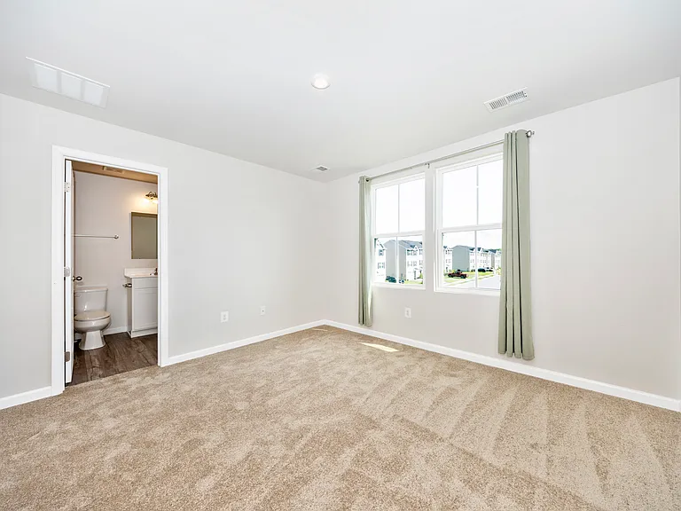 62 Rhea Dr — Photo 8