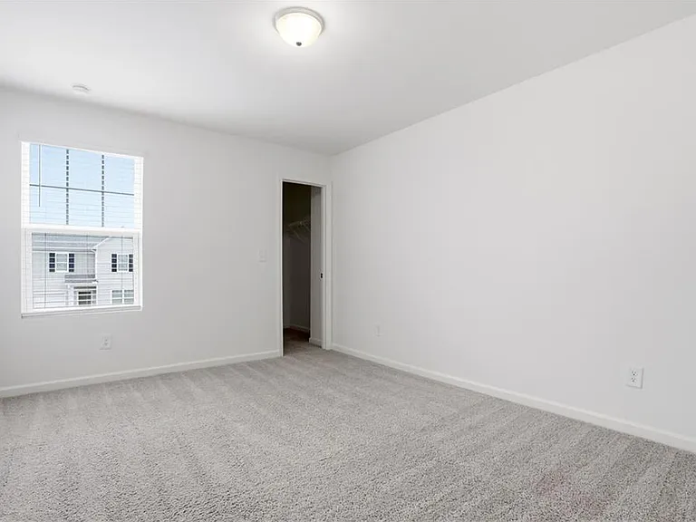 395 Knightsbridge Ln — Photo 19