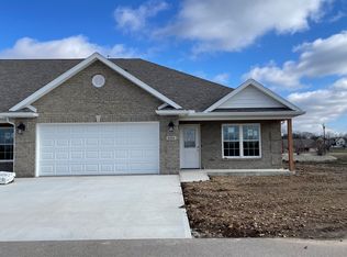 End Unit - Plan H (Slab) Plan, Villas of Halifax 55+ Community, Troy, OH 45373