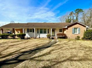 201 Pecan Drive, Elizabethtown, NC 28337