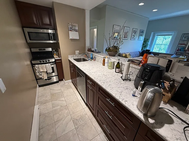 42 W Newton St #424 — Photo 4
