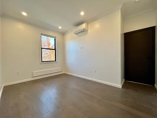 Rented by SERHANT. | media 1