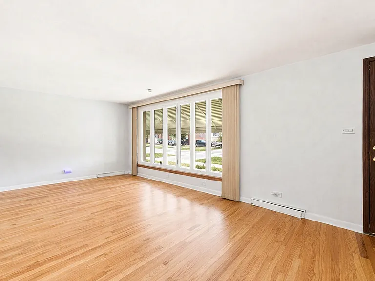5145 S Melvina Ave — Photo 6