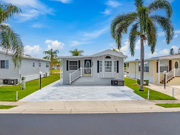 2049 Crystal Lake Dr #2049, Naples, FL 34120