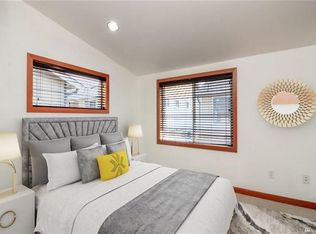 9750 4th Ave NW #C, Seattle, WA 98117