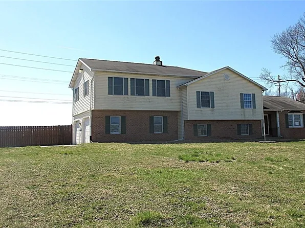 636 E National Pike, Washington, PA 15301