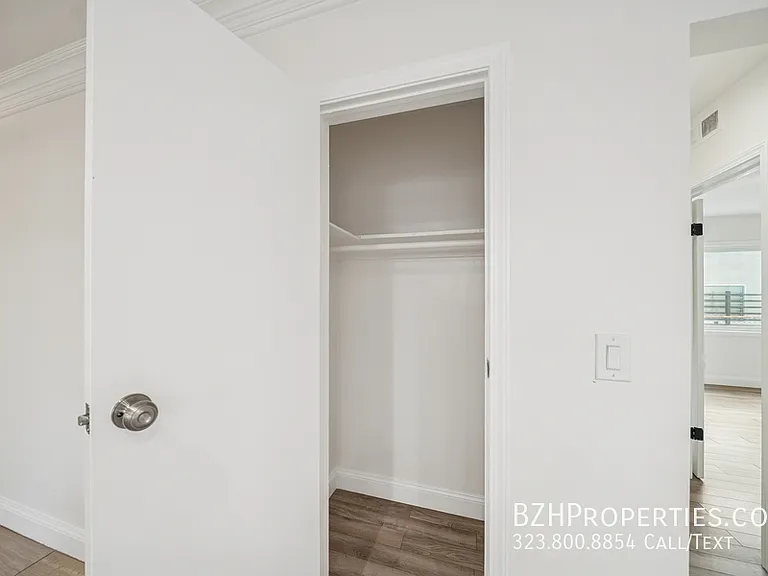 1215 N Hayworth Ave #104B — Photo 8