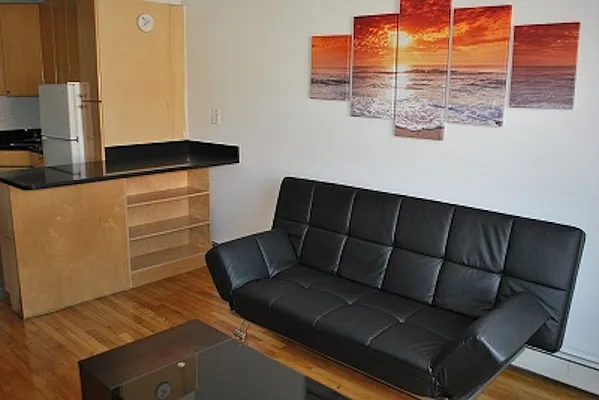 Rented by KVNY Soho | media 95