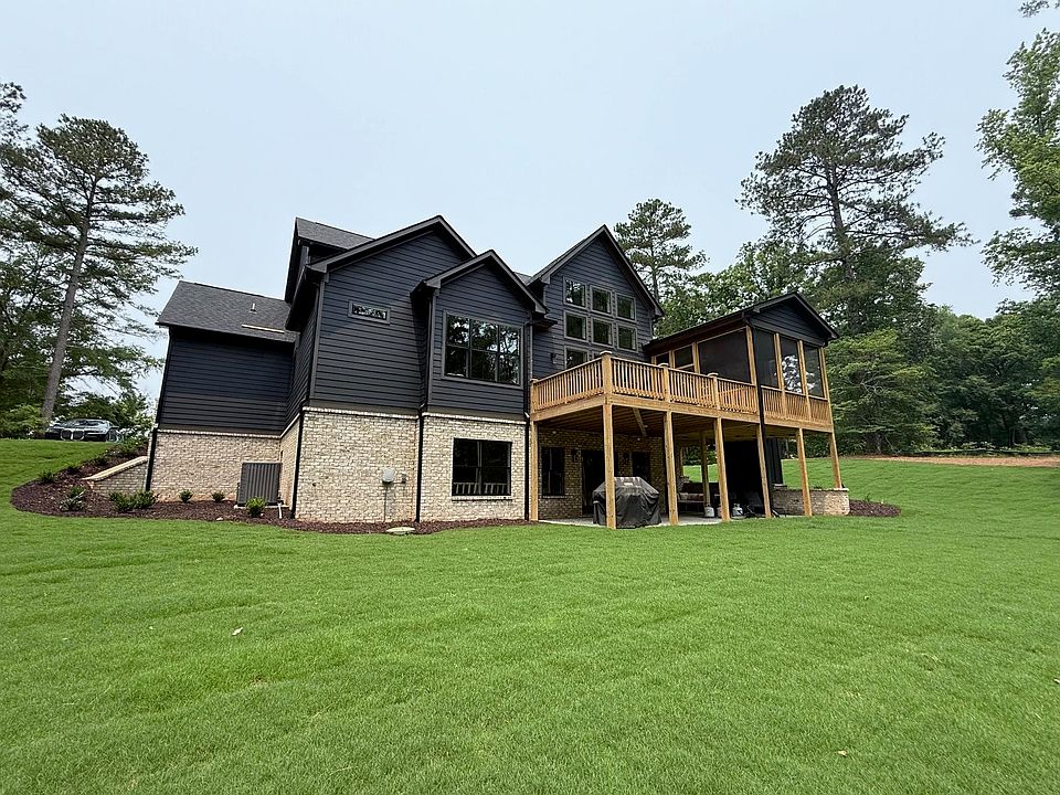 2nd image of 1370 Lighthouse Cir