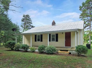 10515 Howardsville Rd, Scottsville, VA 24562