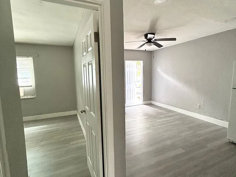 430 N Charles St #9 — Photo 5
