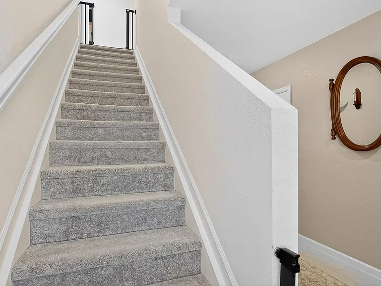 760 Carlyle Way — Photo 32