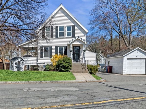 431 Swains Pond Ave, Melrose, MA 02176