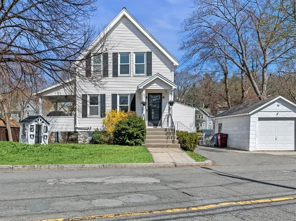 431 Swains Pond Ave, Melrose, MA 02176