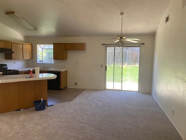 3 bed, 1222 sqft, $1,950 — Photo 3