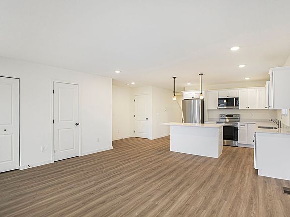 2nd image of 1910 Constantine Ct