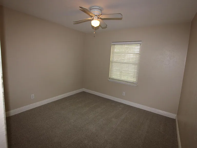 157 W Way Cir — Photo 8