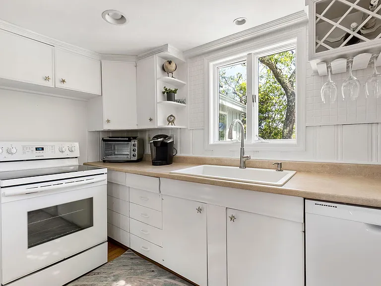 12 Girard Way — Photo 10